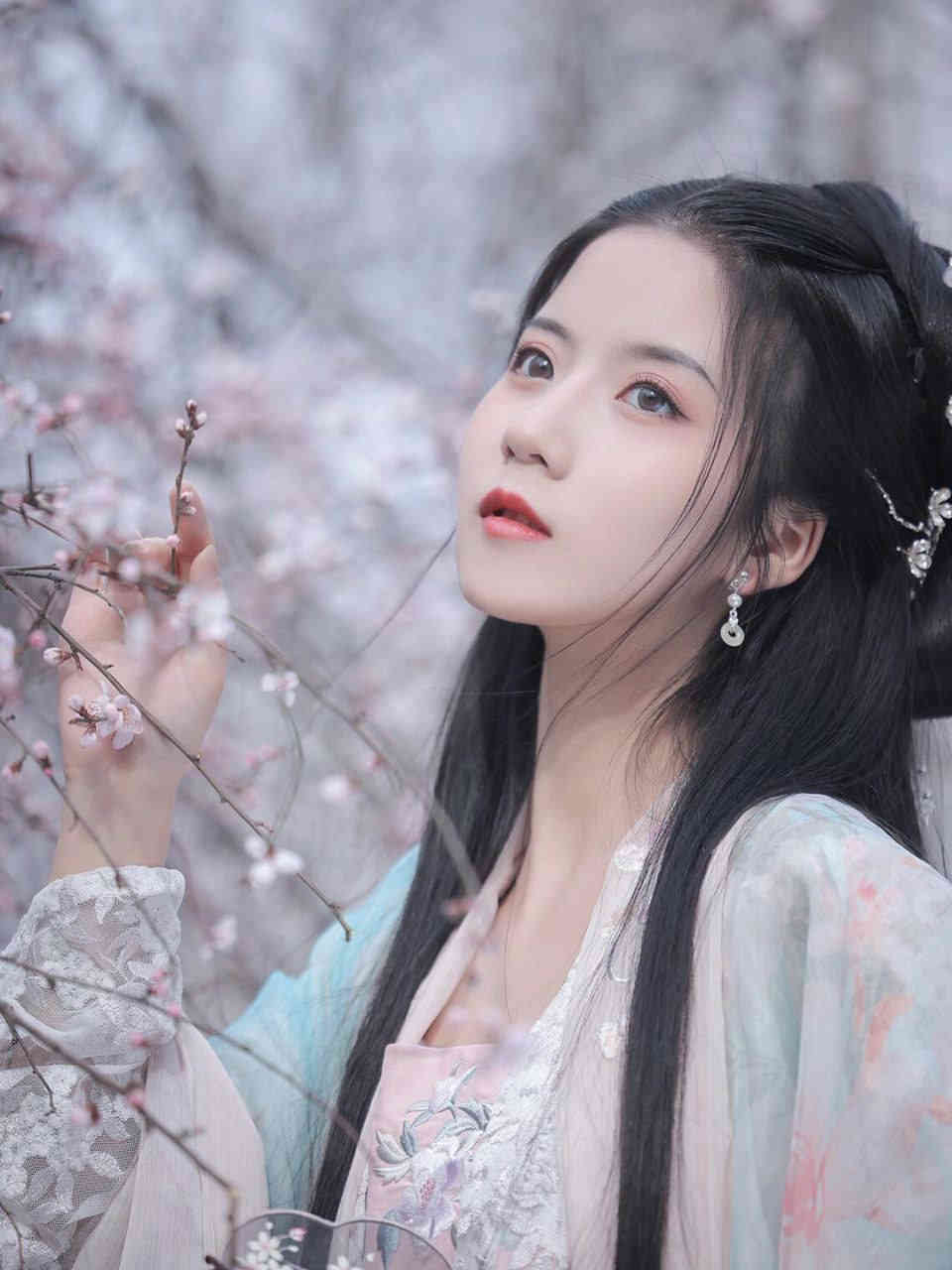 阳台上啊噗嗤噗嗤太深了小说 