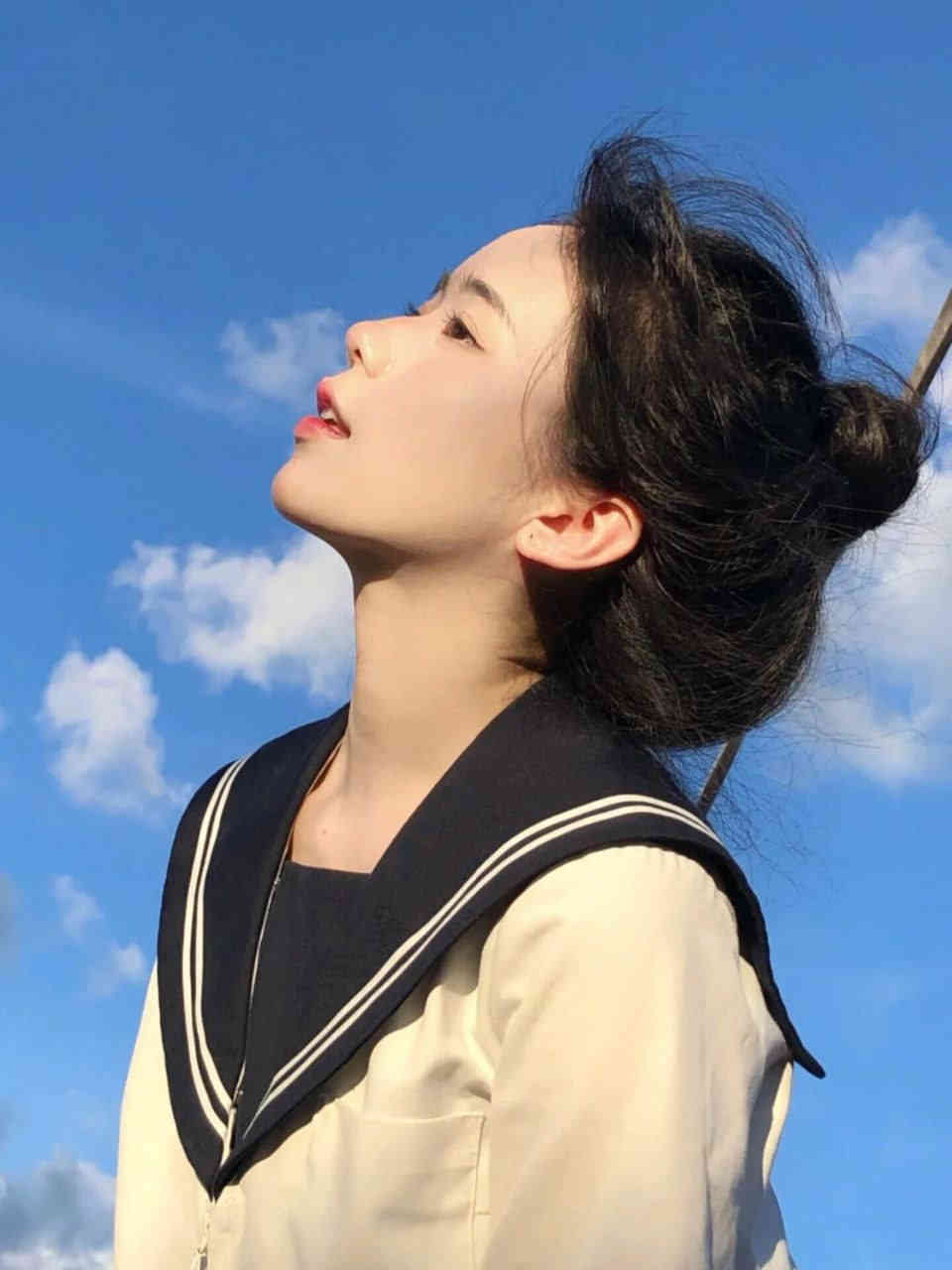 美女张开腿让男人桶下面 