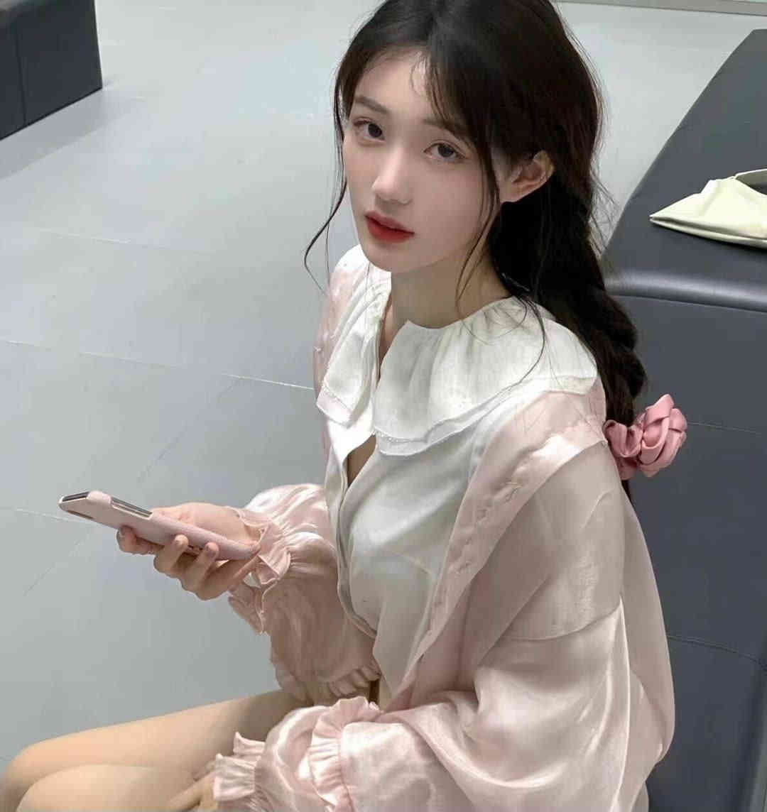 手伸进波罩慢慢揉小黄文 