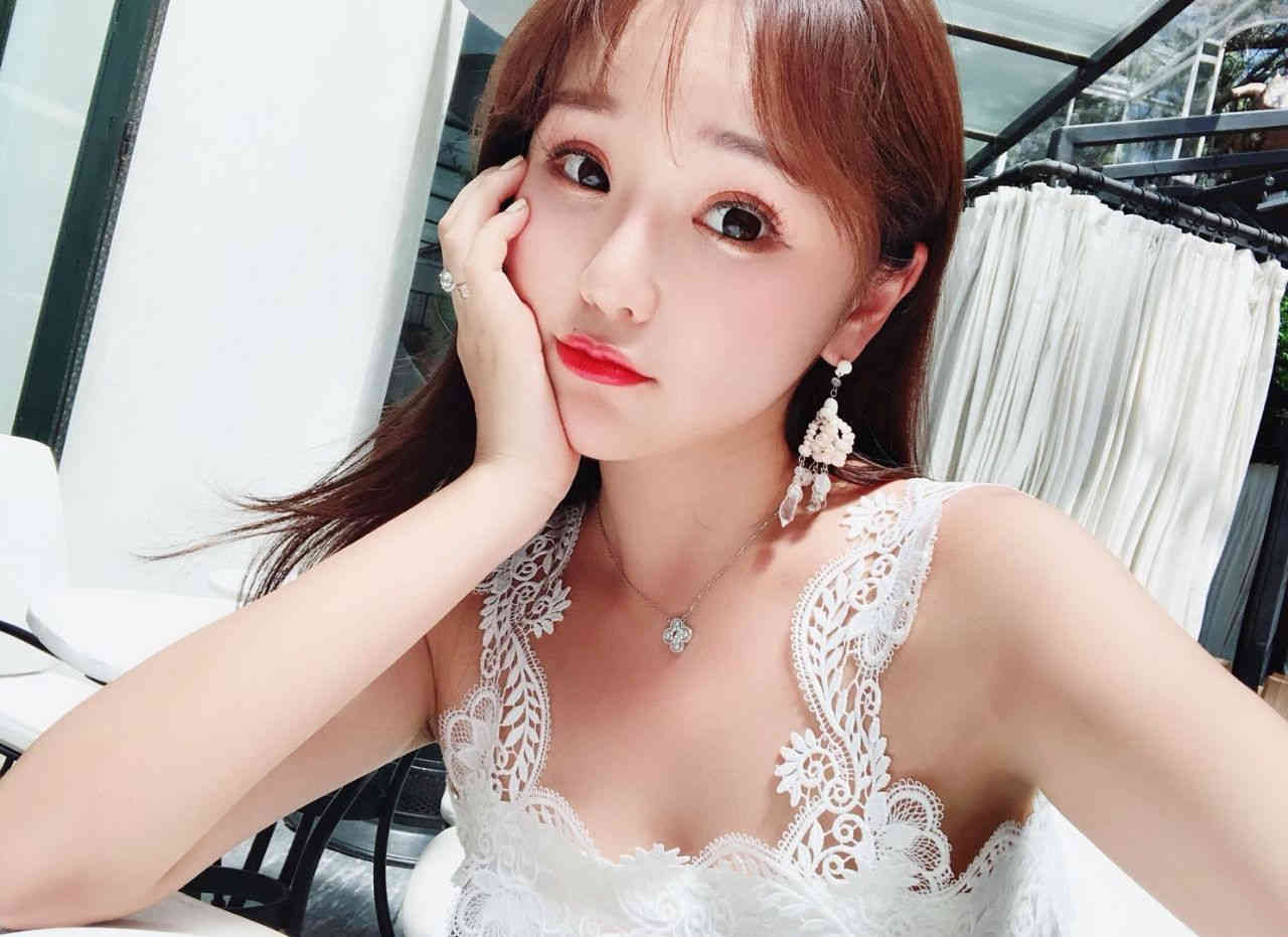 王爷王妃在水里做h 